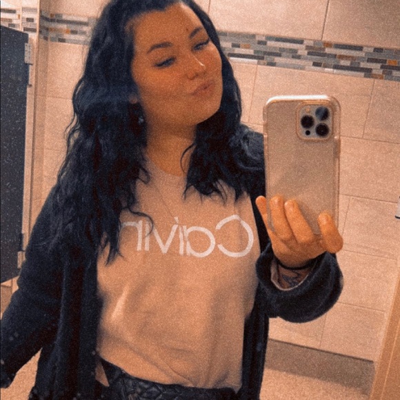 Meet your Posher, Taylor! - Picture 2 of 9